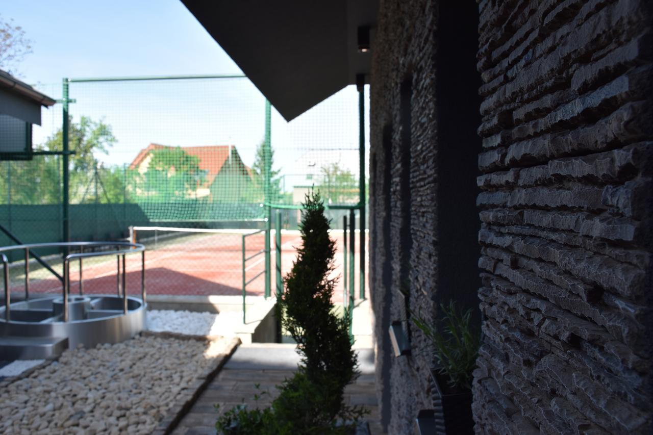 Penzion Vino Hruska Blatnička Exteriör bild