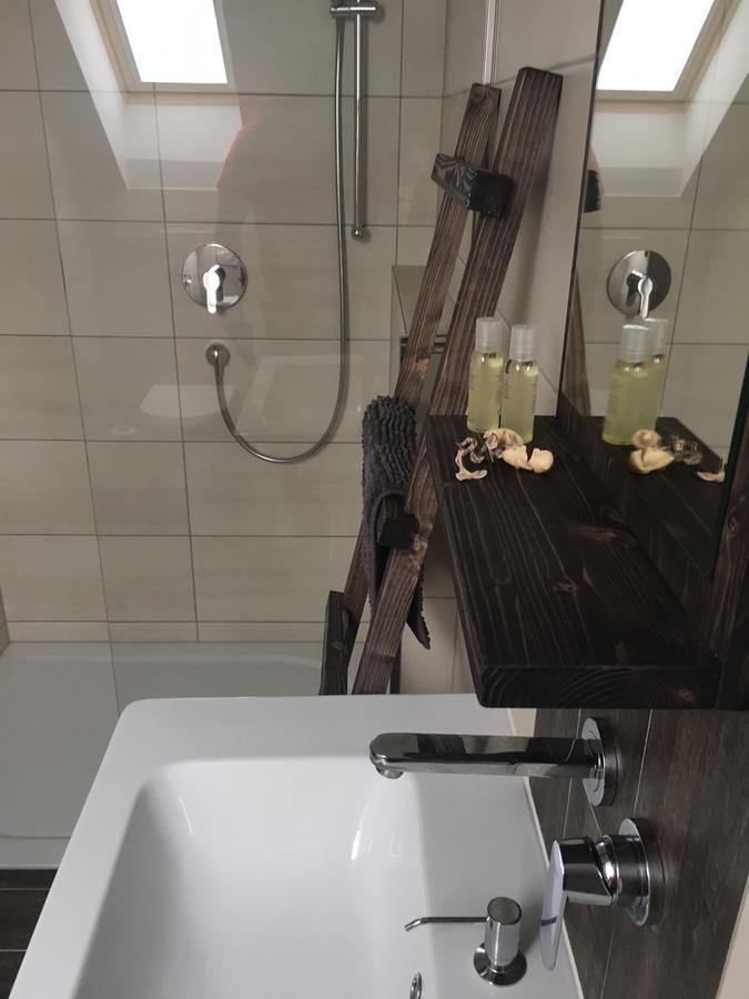 Penzion Vino Hruska Blatnička Exteriör bild